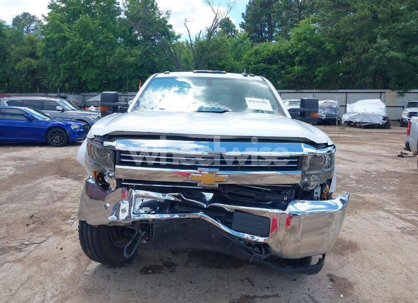 Photo 6 of 2018 Chevrolet Silverado 2500HD WT (VIN 1GC1KUEGXJF221101)