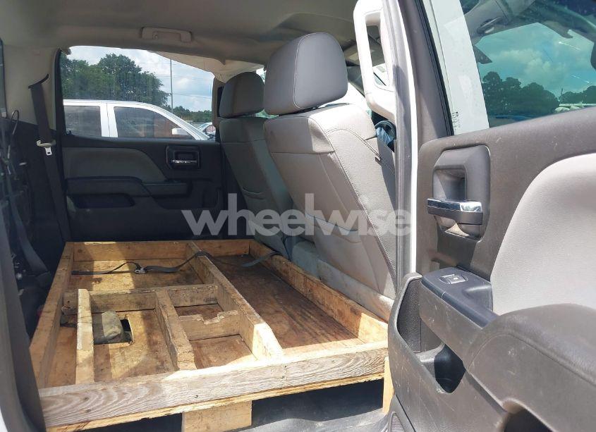 Photo 8 of 2018 Chevrolet Silverado 2500HD WT (VIN 1GC1KUEGXJF221101)