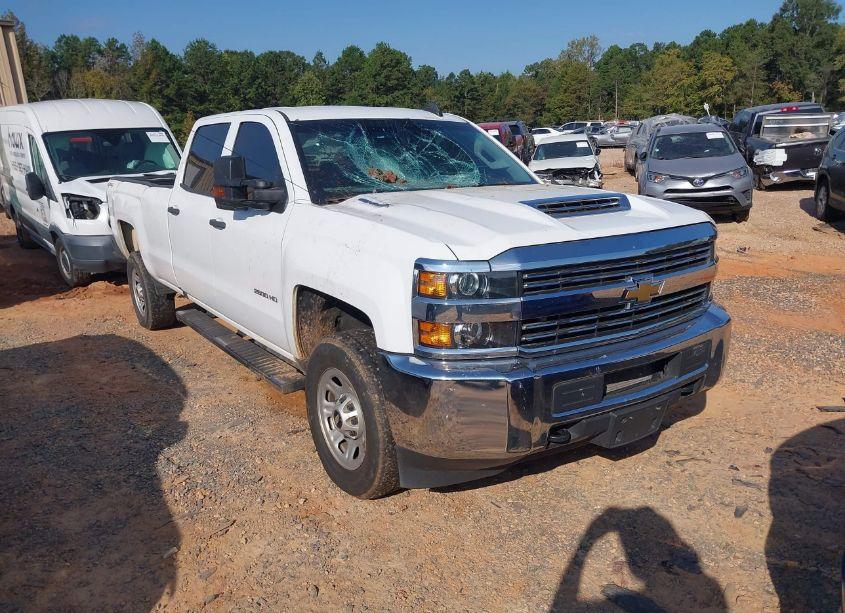 2018 Chevrolet Silverado 2500HD WT (VIN 1GC1KUEY0JF191549) main photo