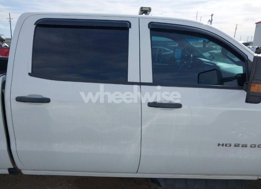 Photo 13 of 2017 Chevrolet Silverado 2500HD WT (VIN 1GC1KUEY2HF235285)