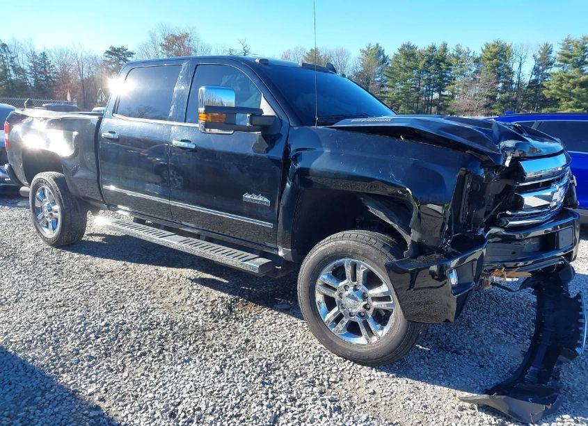 2019 Chevrolet Silverado 2500HD HIGH COUNTRY (VIN 1GC1KUEY3KF106883) main photo