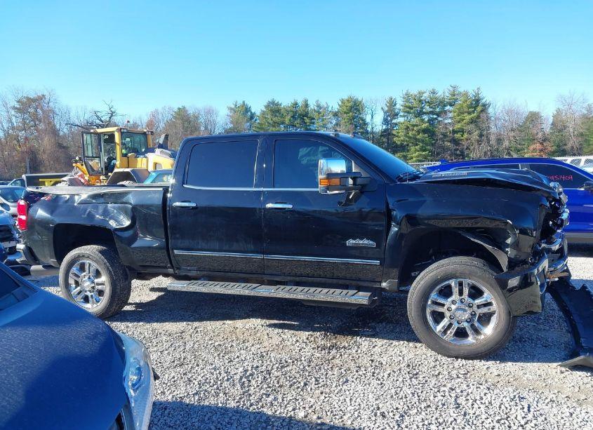 Photo 13 of 2019 Chevrolet Silverado 2500HD HIGH COUNTRY (VIN 1GC1KUEY3KF106883)