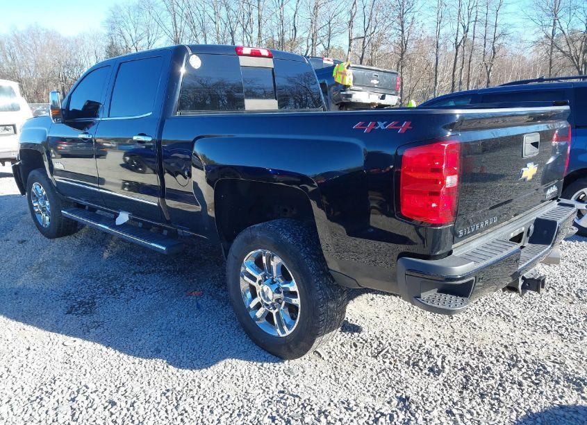 Photo 3 of 2019 Chevrolet Silverado 2500HD HIGH COUNTRY (VIN 1GC1KUEY3KF106883)