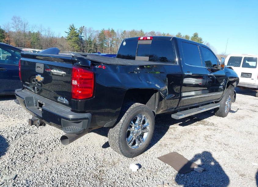 Photo 4 of 2019 Chevrolet Silverado 2500HD HIGH COUNTRY (VIN 1GC1KUEY3KF106883)