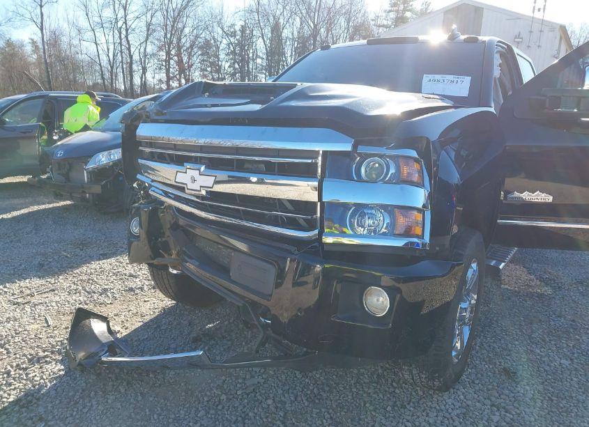 Photo 6 of 2019 Chevrolet Silverado 2500HD HIGH COUNTRY (VIN 1GC1KUEY3KF106883)