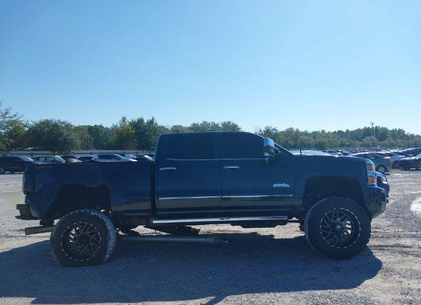 Photo 13 of 2019 Chevrolet Silverado 2500HD HIGH COUNTRY (VIN 1GC1KUEY3KF207518)