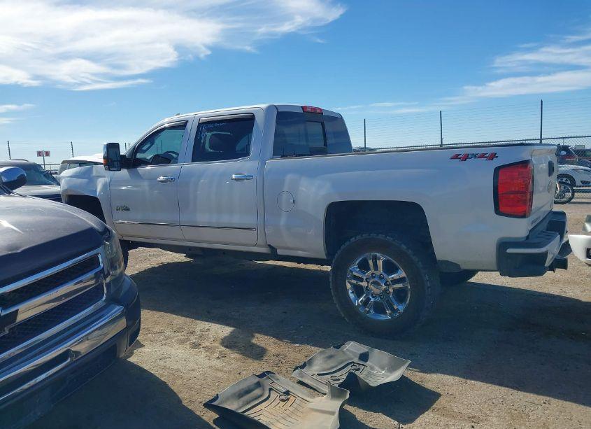 Photo 14 of 2019 Chevrolet Silverado 2500HD HIGH COUNTRY (VIN 1GC1KUEY4KF193645)