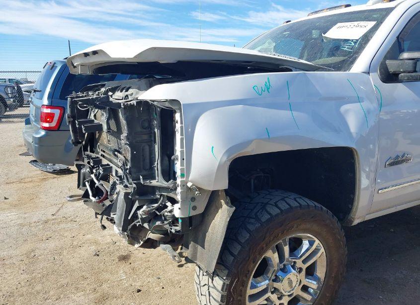 Photo 6 of 2019 Chevrolet Silverado 2500HD HIGH COUNTRY (VIN 1GC1KUEY4KF193645)