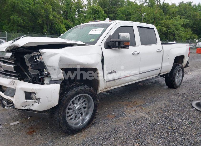 Photo 2 of 2019 Chevrolet Silverado 2500HD HIGH COUNTRY (VIN 1GC1KUEY6KF247124)