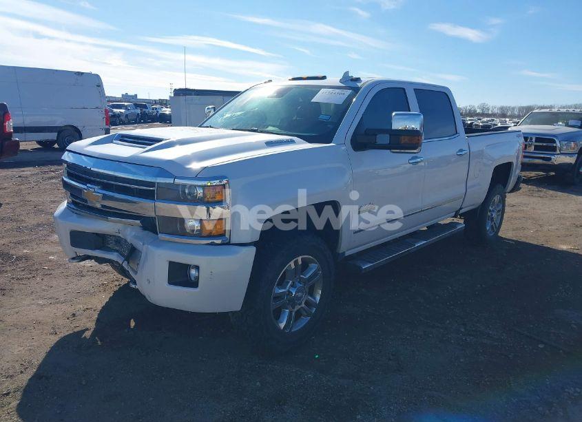 Photo 2 of 2019 Chevrolet Silverado 2500HD HIGH COUNTRY (VIN 1GC1KUEY7KF138221)