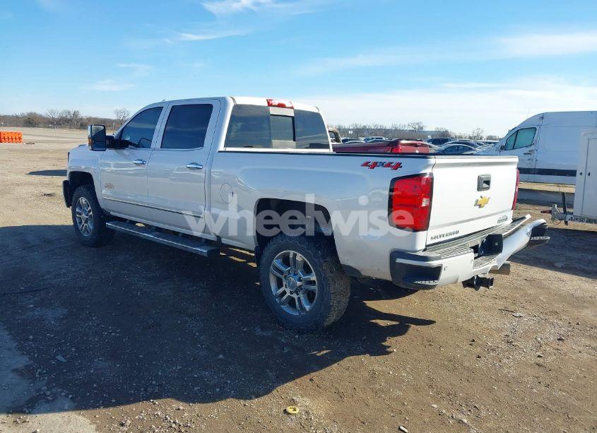 Photo 3 of 2019 Chevrolet Silverado 2500HD HIGH COUNTRY (VIN 1GC1KUEY7KF138221)