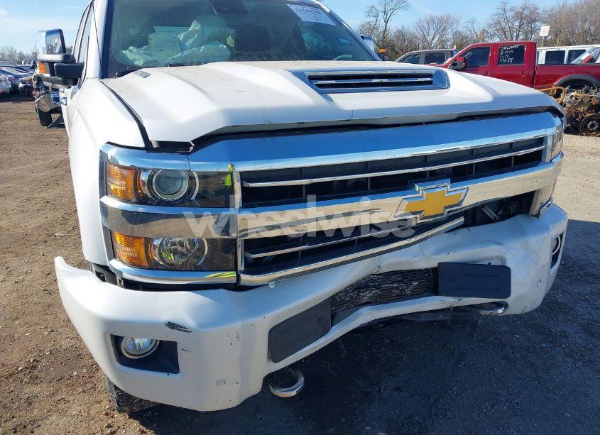 Photo 6 of 2019 Chevrolet Silverado 2500HD HIGH COUNTRY (VIN 1GC1KUEY7KF138221)