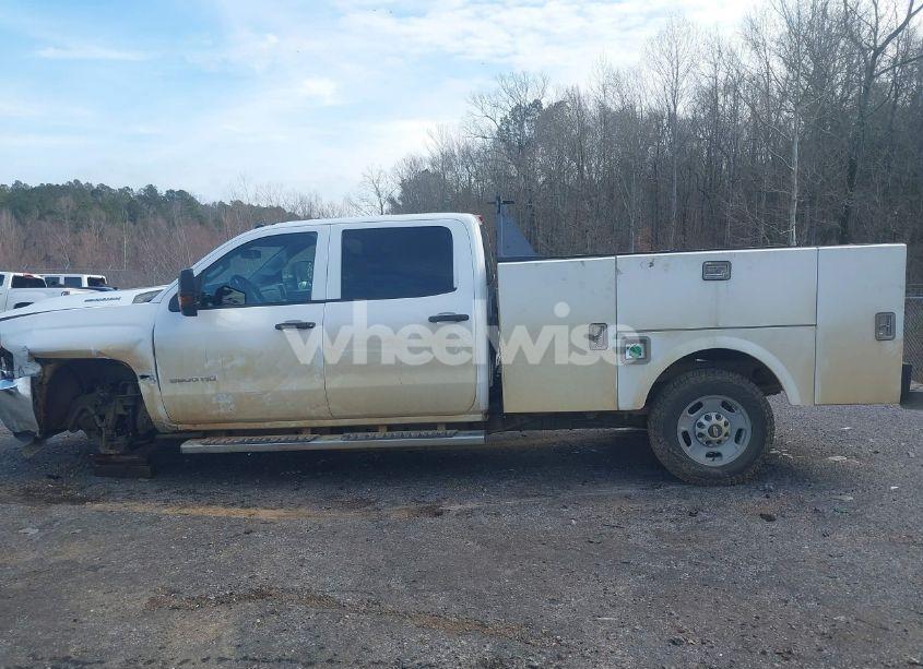 Photo 14 of 2018 Chevrolet Silverado 2500HD WT (VIN 1GC1KUEYXJF212682)