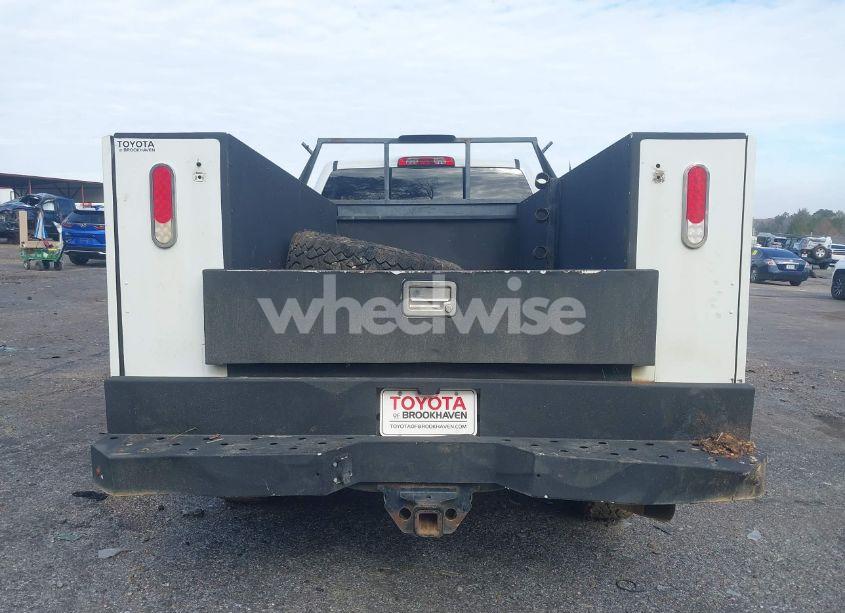 Photo 16 of 2018 Chevrolet Silverado 2500HD WT (VIN 1GC1KUEYXJF212682)