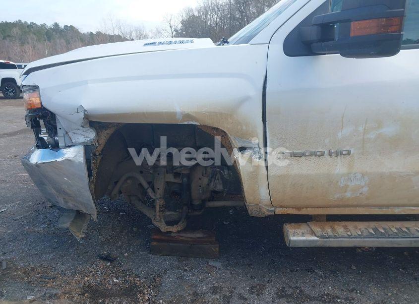 Photo 6 of 2018 Chevrolet Silverado 2500HD WT (VIN 1GC1KUEYXJF212682)