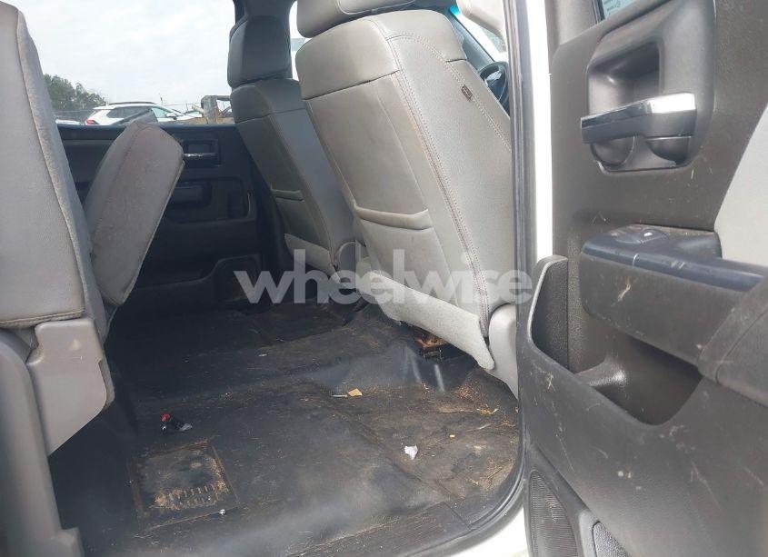 Photo 8 of 2018 Chevrolet Silverado 2500HD WT (VIN 1GC1KUEYXJF212682)