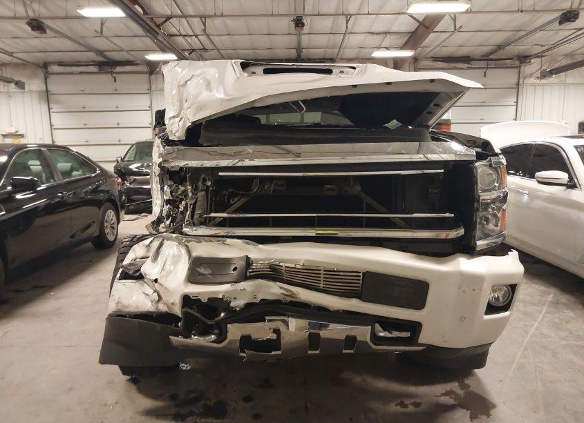 Photo 13 of 2019 Chevrolet Silverado 2500HD HIGH COUNTRY (VIN 1GC1KUEYXKF146975)