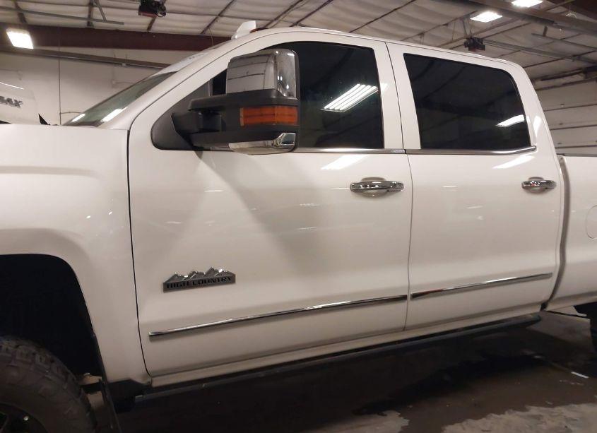 Photo 15 of 2019 Chevrolet Silverado 2500HD HIGH COUNTRY (VIN 1GC1KUEYXKF146975)