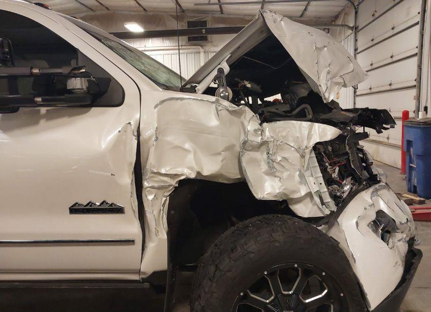 Photo 19 of 2019 Chevrolet Silverado 2500HD HIGH COUNTRY (VIN 1GC1KUEYXKF146975)