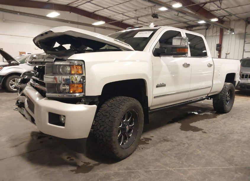 Photo 2 of 2019 Chevrolet Silverado 2500HD HIGH COUNTRY (VIN 1GC1KUEYXKF146975)
