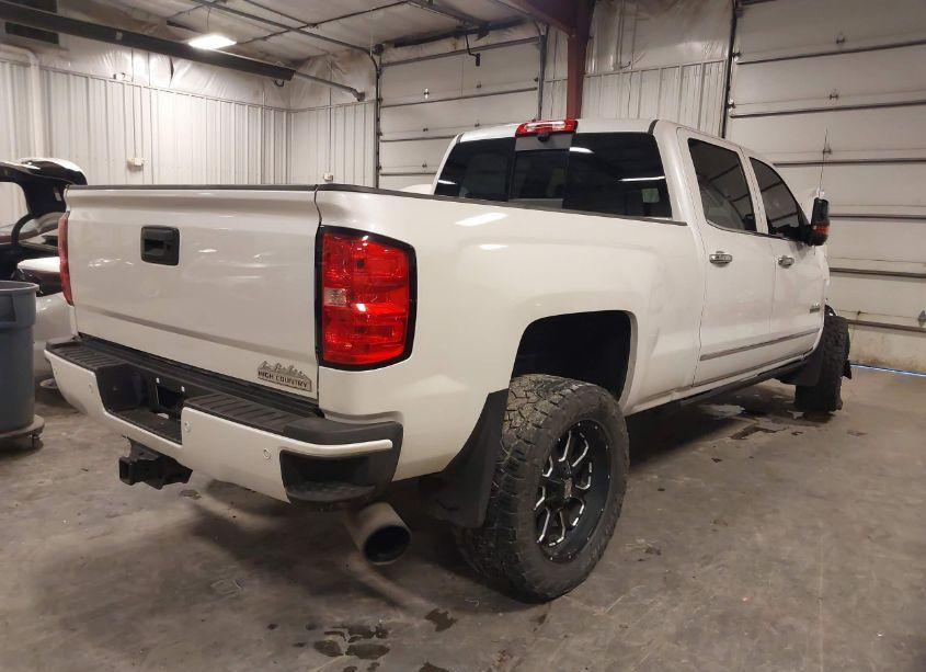 Photo 4 of 2019 Chevrolet Silverado 2500HD HIGH COUNTRY (VIN 1GC1KUEYXKF146975)
