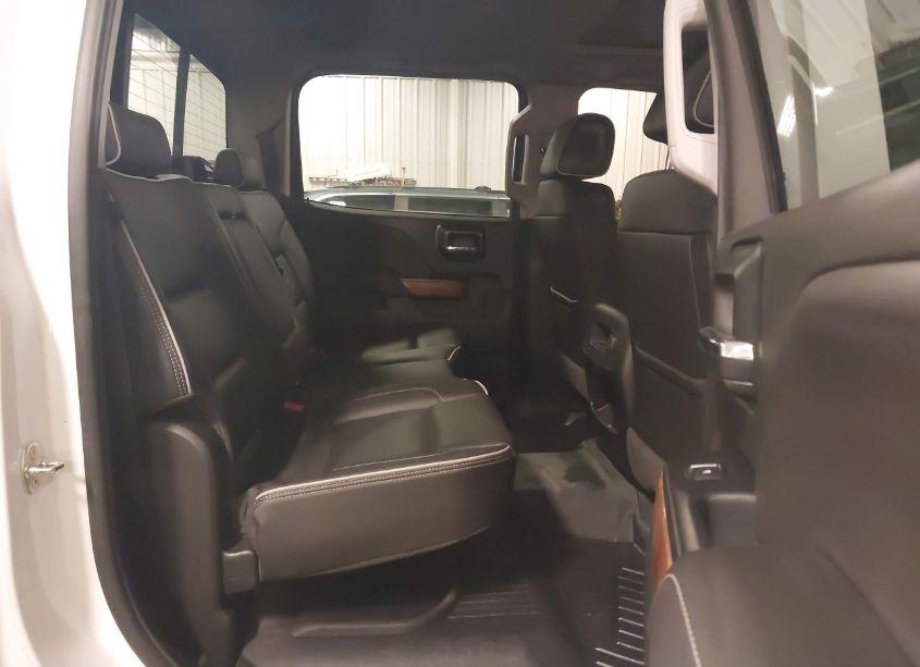 Photo 8 of 2019 Chevrolet Silverado 2500HD HIGH COUNTRY (VIN 1GC1KUEYXKF146975)