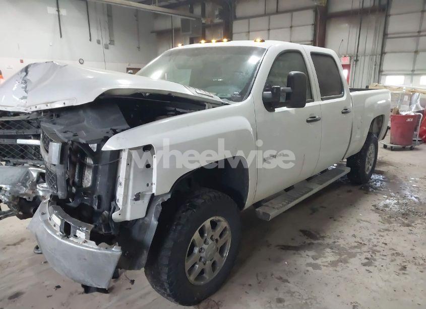 Photo 2 of 2014 Chevrolet Silverado 2500HD WORK TRUCK (VIN 1GC1KVC80EF184146)