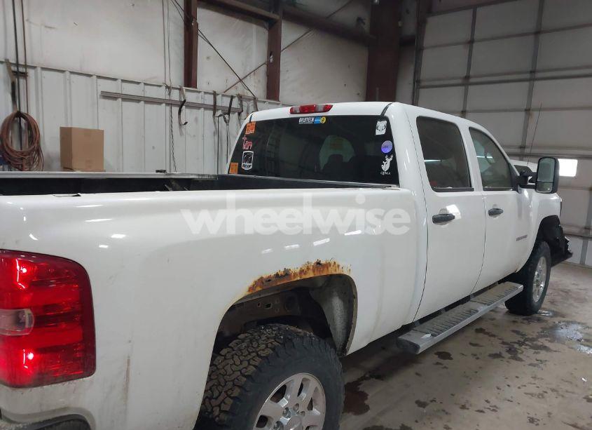 Photo 4 of 2014 Chevrolet Silverado 2500HD WORK TRUCK (VIN 1GC1KVC80EF184146)