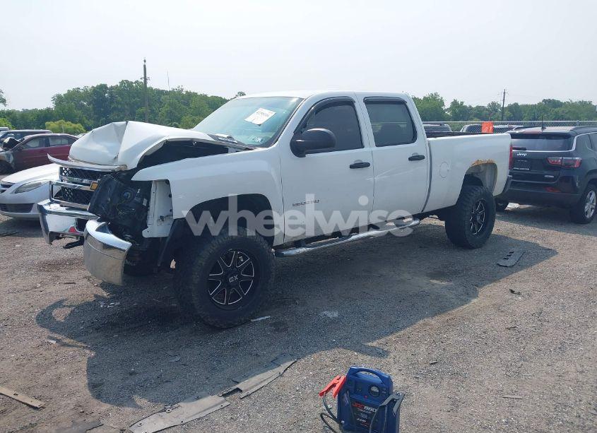 Photo 2 of 2013 Chevrolet Silverado 2500HD WORK TRUCK (VIN 1GC1KVCG3DF101802)