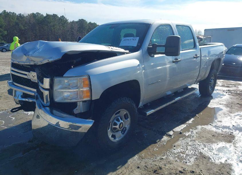 Photo 2 of 2013 Chevrolet Silverado 2500HD WORK TRUCK (VIN 1GC1KVCGXDF126003)