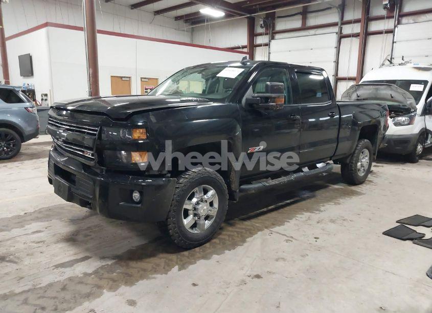 Photo 2 of 2016 Chevrolet Silverado 2500HD LT (VIN 1GC1KVE81GF293764)