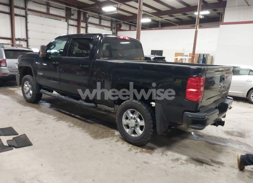 Photo 3 of 2016 Chevrolet Silverado 2500HD LT (VIN 1GC1KVE81GF293764)