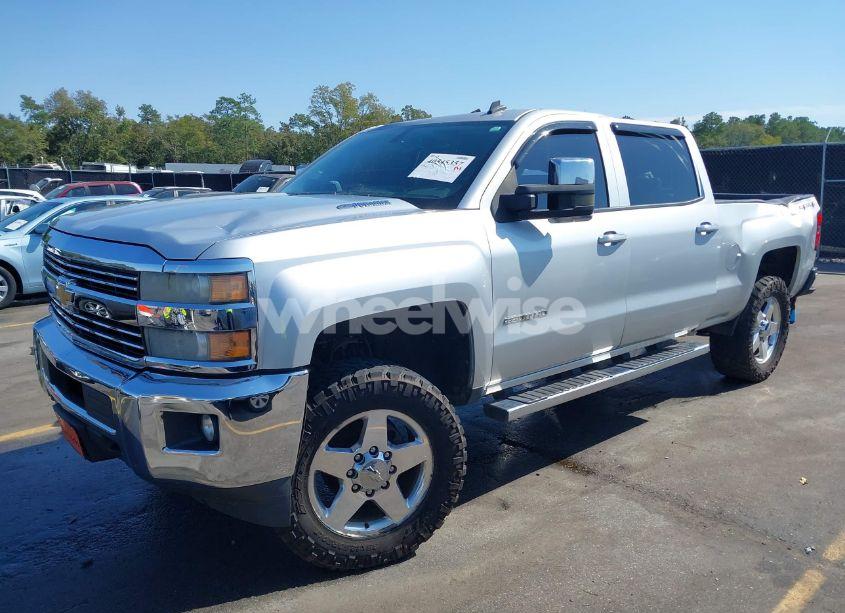 Photo 2 of 2015 Chevrolet Silverado 2500HD LT (VIN 1GC1KVE82FF138865)