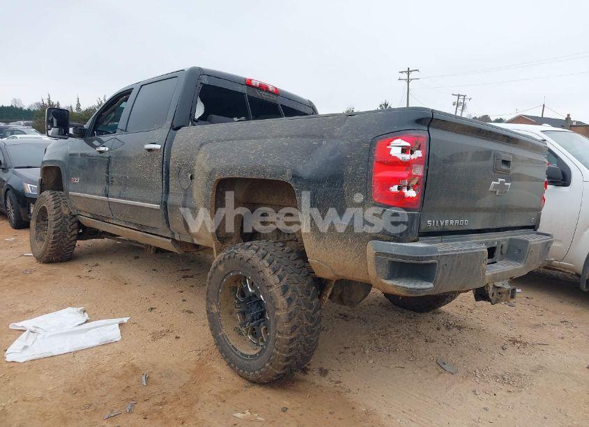 Photo 3 of 2016 Chevrolet Silverado 2500HD LT (VIN 1GC1KVE85GF250173)