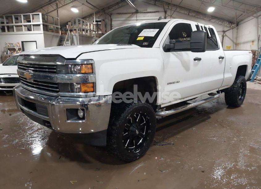 Photo 2 of 2015 Chevrolet Silverado 2500HD LT (VIN 1GC1KVE86FF158469)