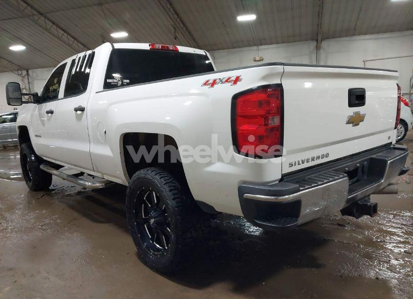 Photo 3 of 2015 Chevrolet Silverado 2500HD LT (VIN 1GC1KVE86FF158469)