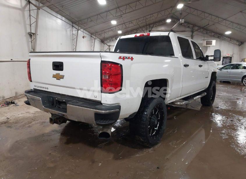 Photo 4 of 2015 Chevrolet Silverado 2500HD LT (VIN 1GC1KVE86FF158469)