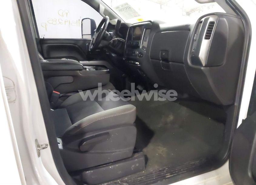 Photo 5 of 2015 Chevrolet Silverado 2500HD LT (VIN 1GC1KVE86FF158469)