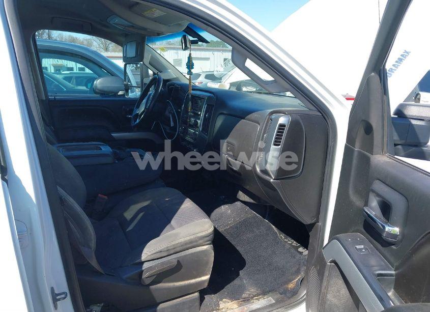 Photo 5 of 2015 Chevrolet Silverado 2500HD LT (VIN 1GC1KVE86FF520235)