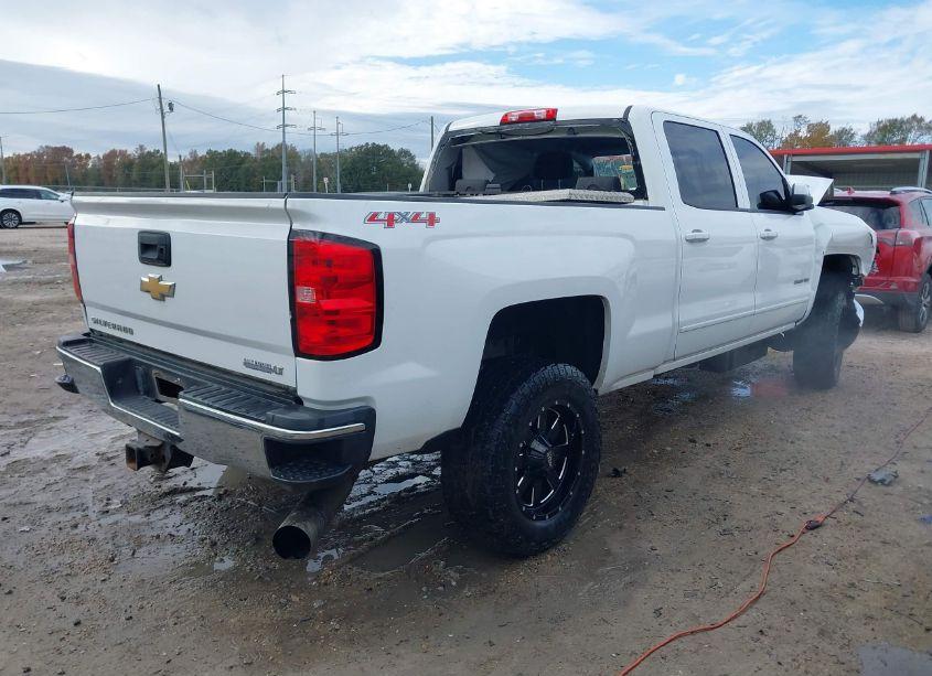 Photo 4 of 2015 Chevrolet Silverado 2500HD LT (VIN 1GC1KVE87FF572957)
