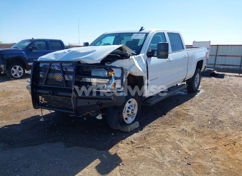Photo 2 of 2016 Chevrolet Silverado 2500HD LT (VIN 1GC1KVE88GF160922)
