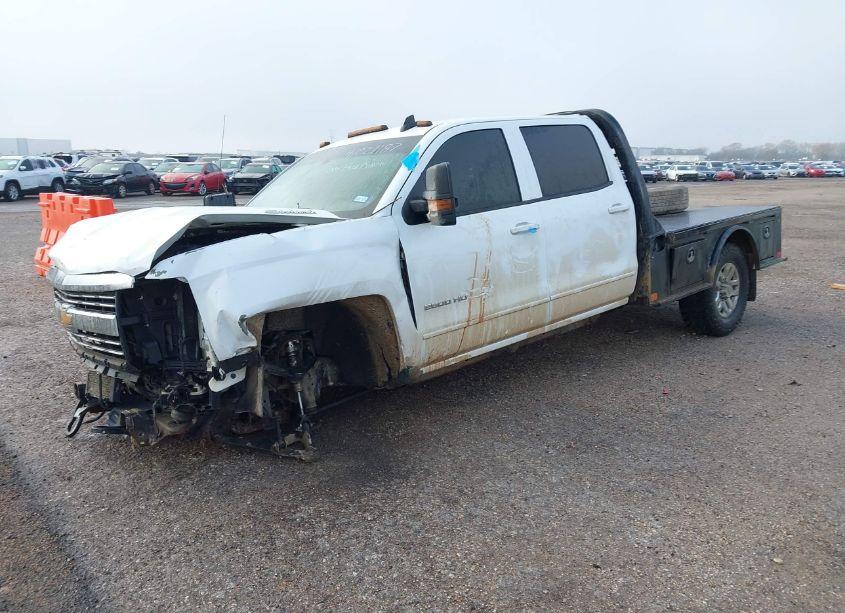 Photo 2 of 2016 Chevrolet Silverado 2500HD LT (VIN 1GC1KVE89GF288375)