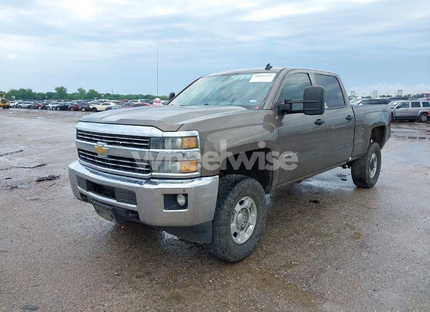 Photo 2 of 2015 Chevrolet Silverado 2500HD LT (VIN 1GC1KVEG0FF131663)