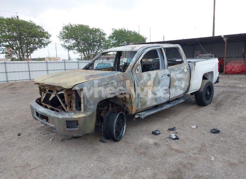 Photo 2 of 2015 Chevrolet Silverado 2500HD LT (VIN 1GC1KVEG0FF190275)