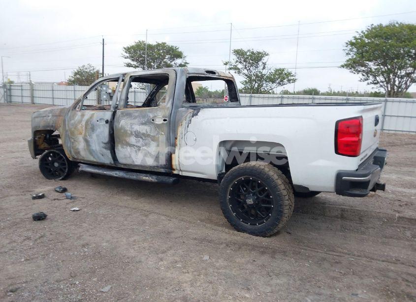 Photo 3 of 2015 Chevrolet Silverado 2500HD LT (VIN 1GC1KVEG0FF190275)