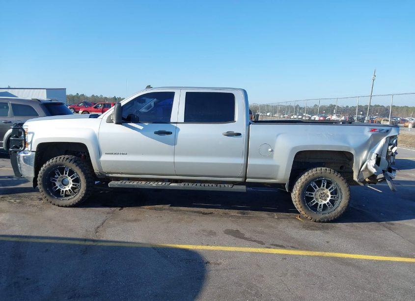 Photo 14 of 2015 Chevrolet Silverado 2500HD LT (VIN 1GC1KVEG1FF192472)