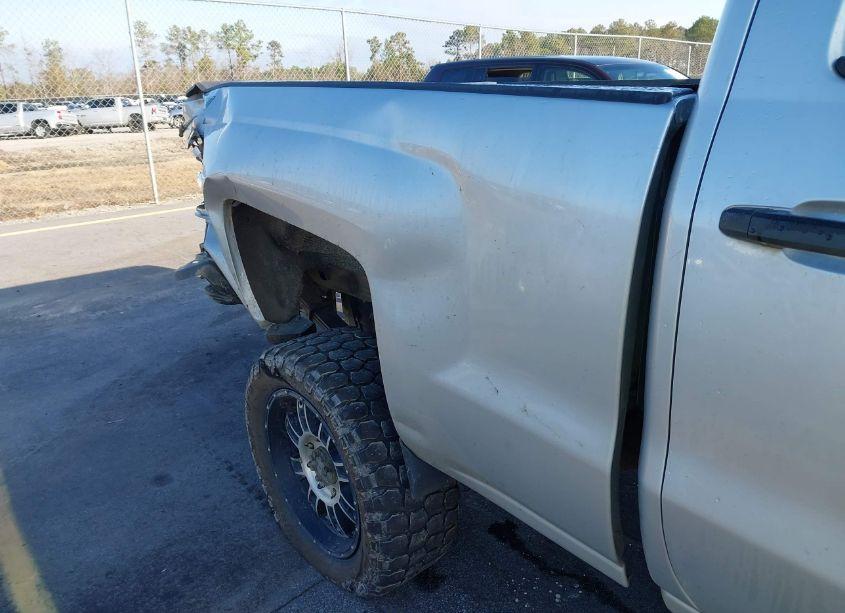 Photo 19 of 2015 Chevrolet Silverado 2500HD LT (VIN 1GC1KVEG1FF192472)