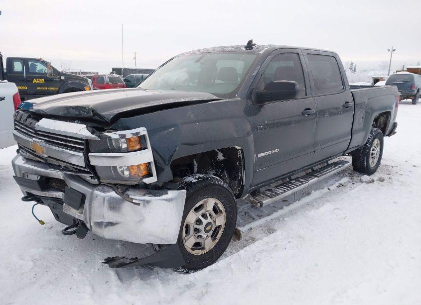 Photo 2 of 2018 Chevrolet Silverado 2500HD LT (VIN 1GC1KVEG2JF134119)