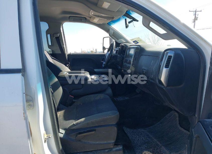 Photo 5 of 2018 Chevrolet Silverado 2500HD LT (VIN 1GC1KVEG2JF167203)