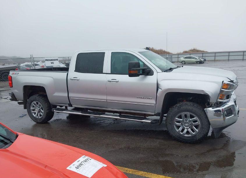 Photo 13 of 2016 Chevrolet Silverado 2500HD LT (VIN 1GC1KVEG3GF211721)